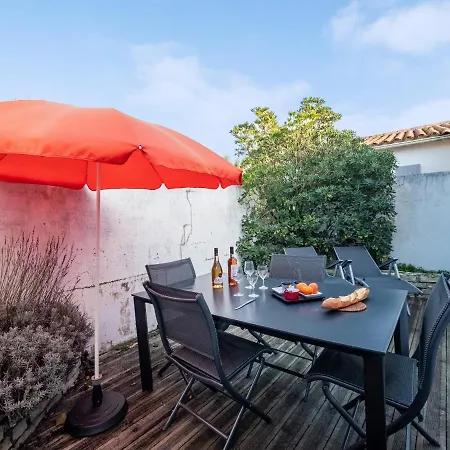 펜션 Coquette Maison Avec Piscine Partagee